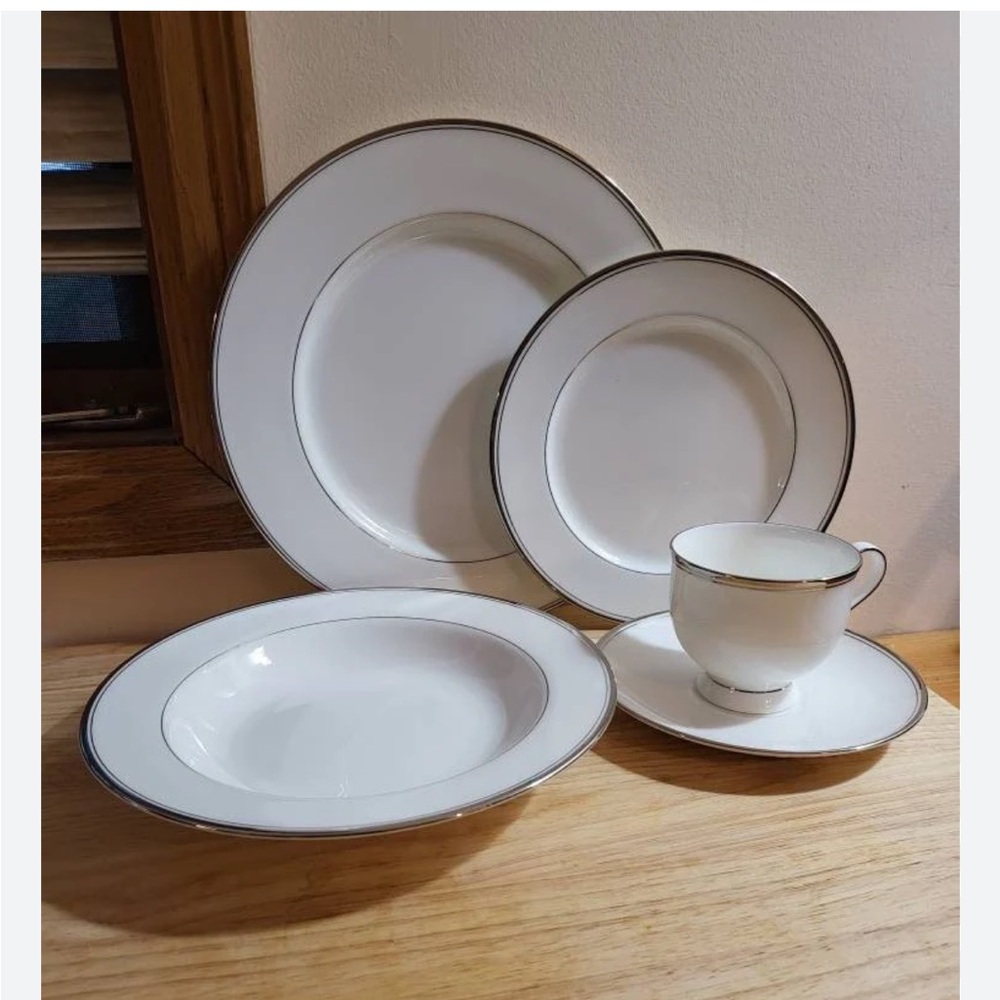 NWOT Discontinued Mikasa Gothic Platinum 5-piece place setting.